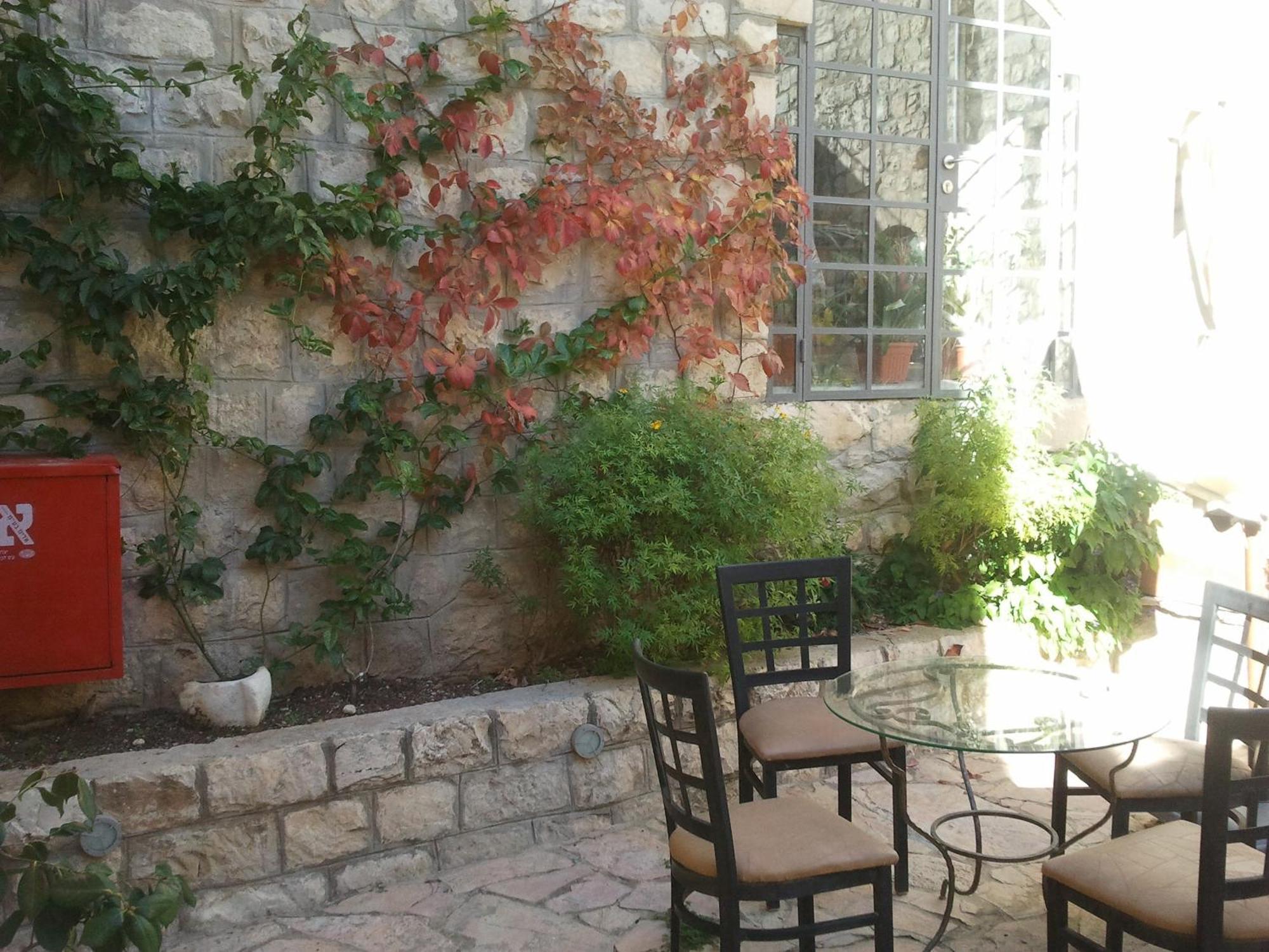 Artists' Colony Inn Zefat Exterior photo