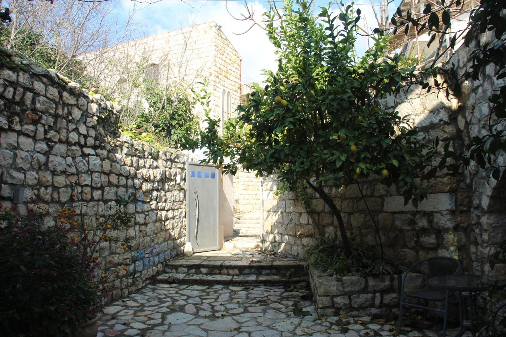 Artists' Colony Inn Zefat Exterior photo