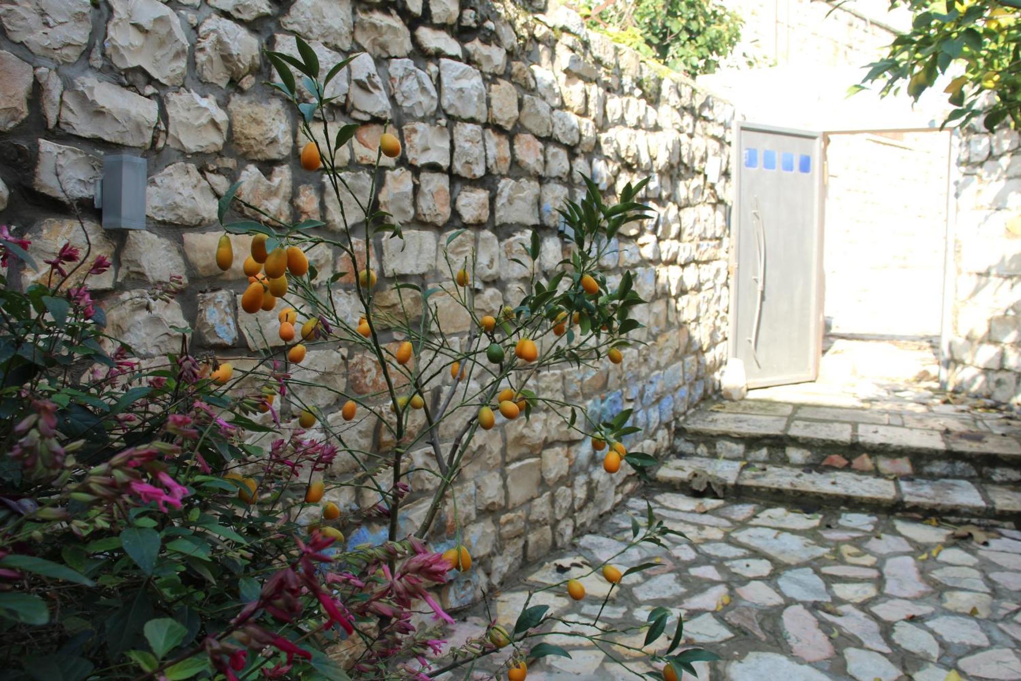 Artists' Colony Inn Zefat Exterior photo
