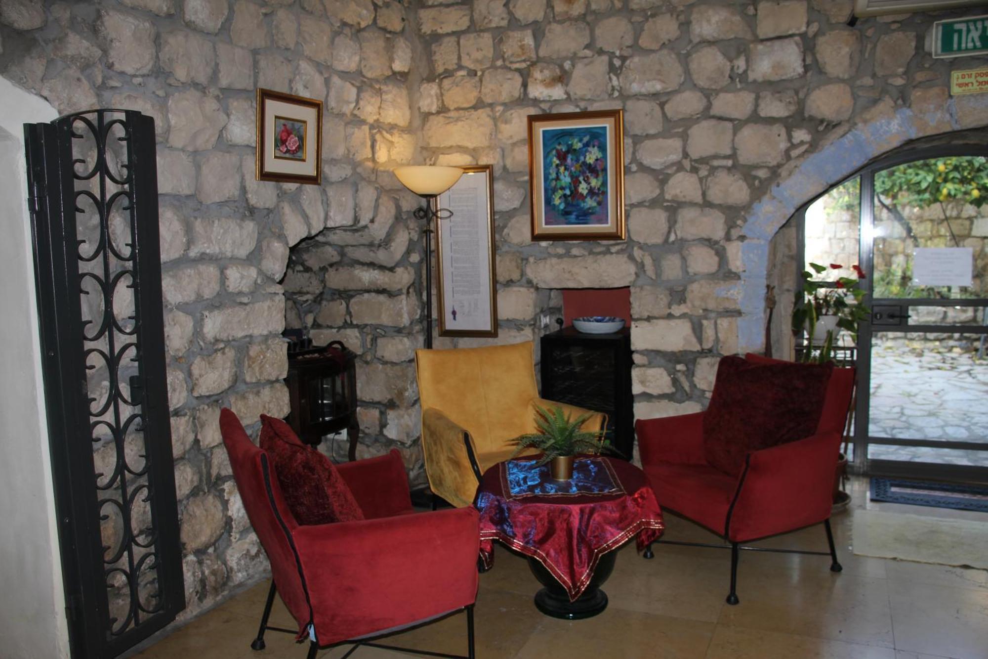 Artists' Colony Inn Zefat Exterior photo