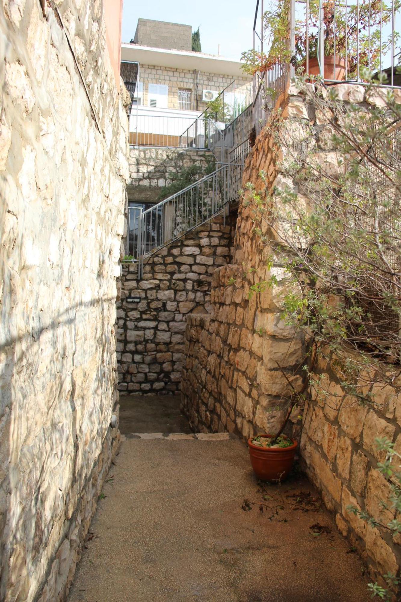 Artists' Colony Inn Zefat Exterior photo