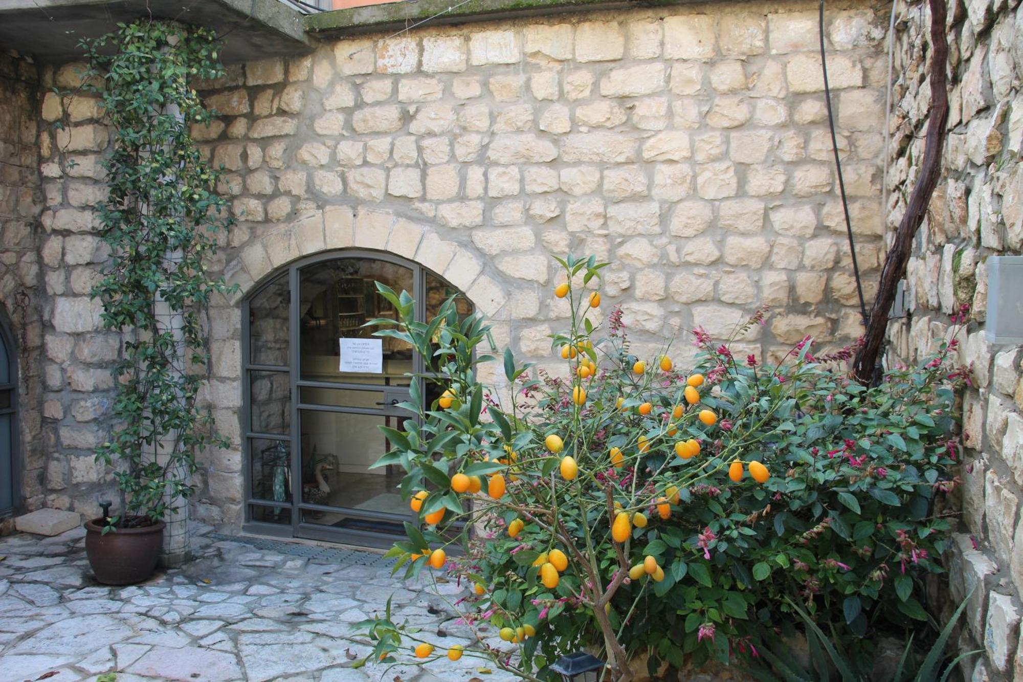 Artists' Colony Inn Zefat Exterior photo