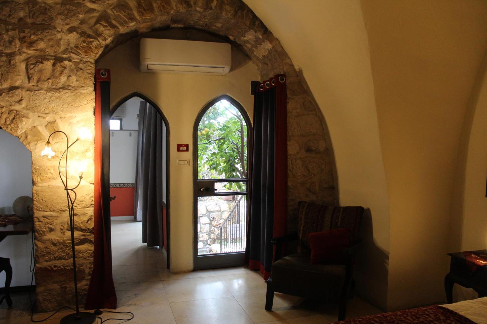 Artists' Colony Inn Zefat Exterior photo