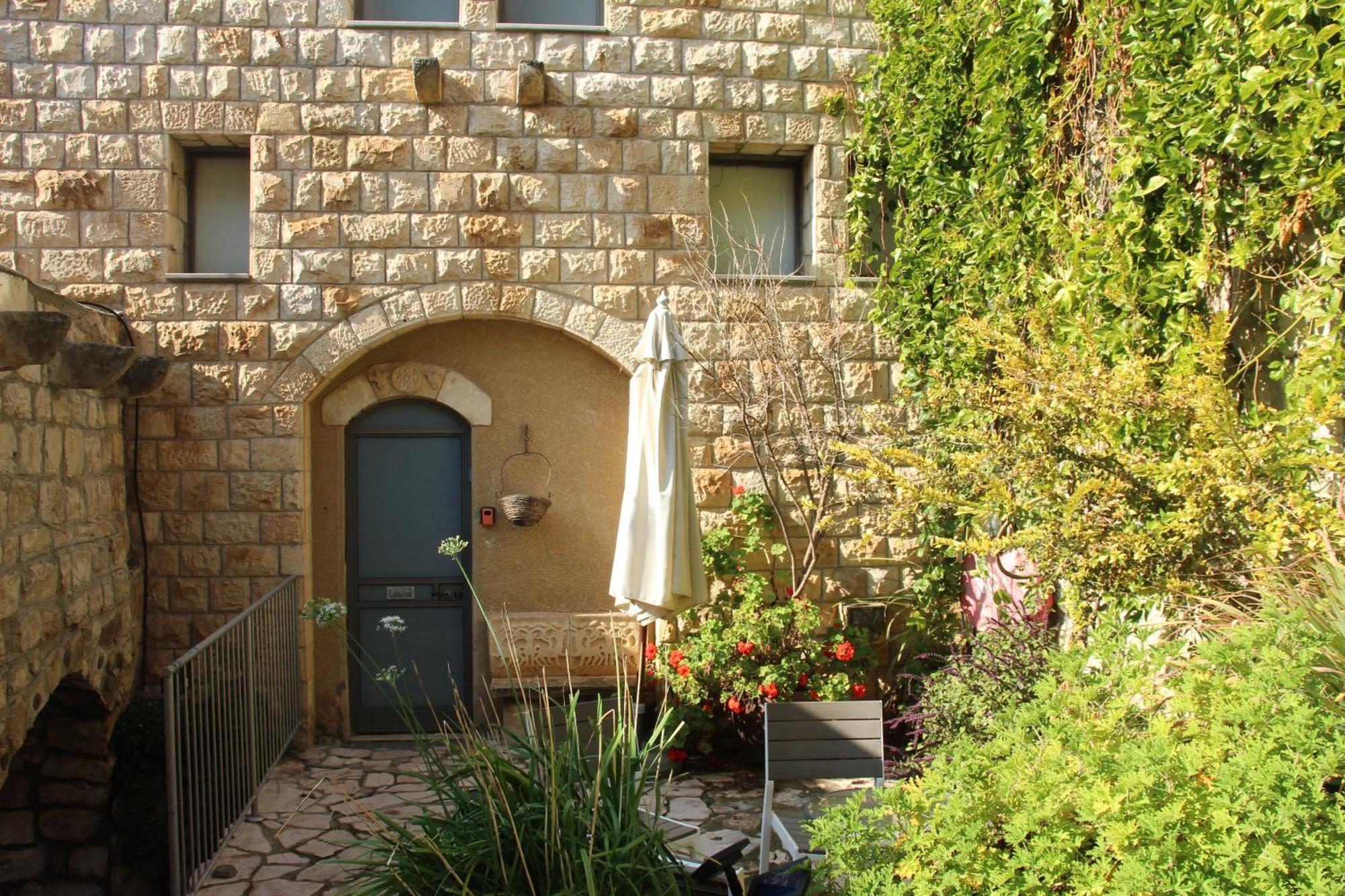 Artists' Colony Inn Zefat Exterior photo