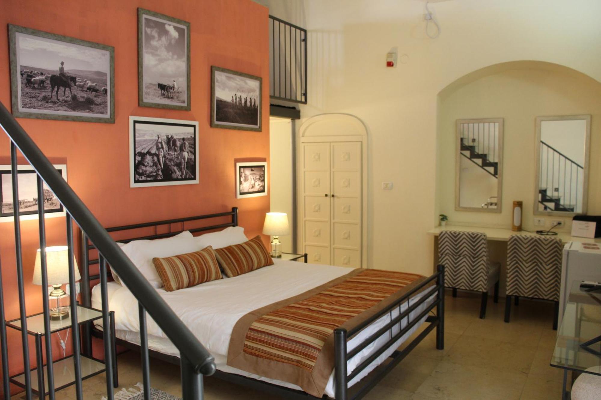 Artists' Colony Inn Zefat Exterior photo